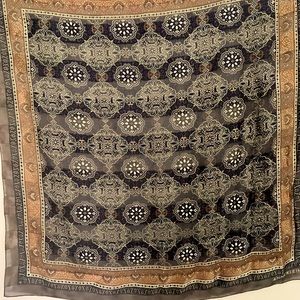 Anne Klein 33” square scarf